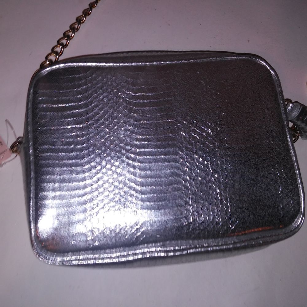 Victoria Secret Purse Shoulder Bag Silver Snakeskin Print Gold Chain Metallic - Picture 11 of 11